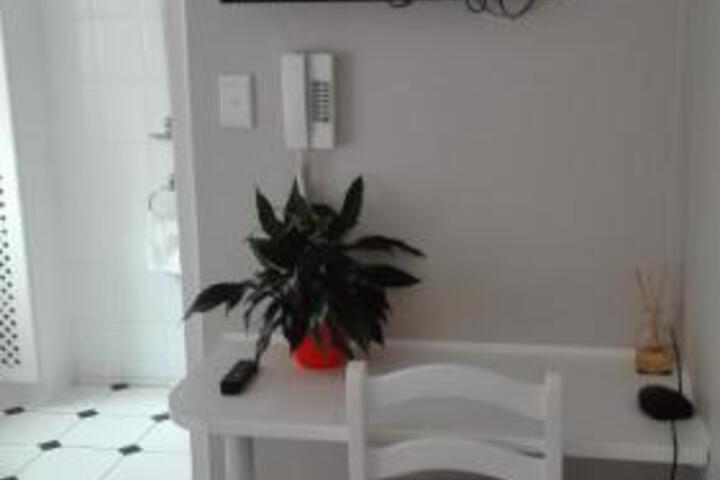 12A Oyster Crescent - thumb 7