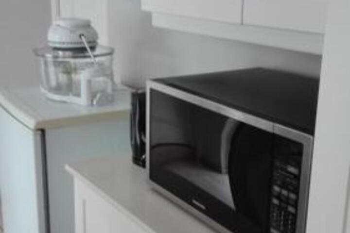 12A Oyster Crescent - thumb 3