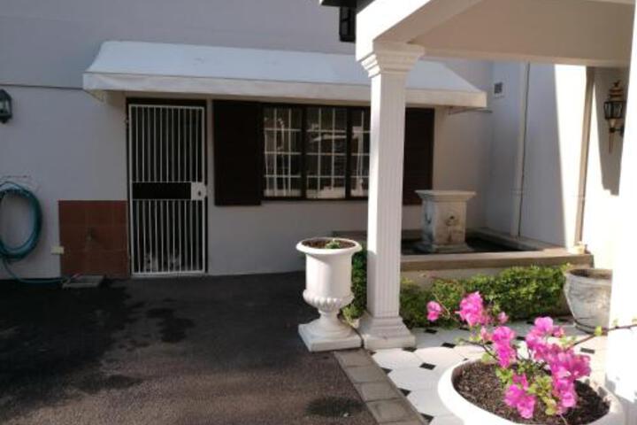 12A Oyster Crescent - thumb 5