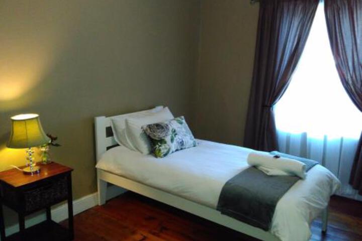 Boer & Brit - thumb 5