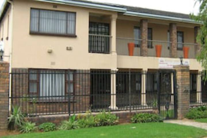 Bogadi B&B - thumb 0