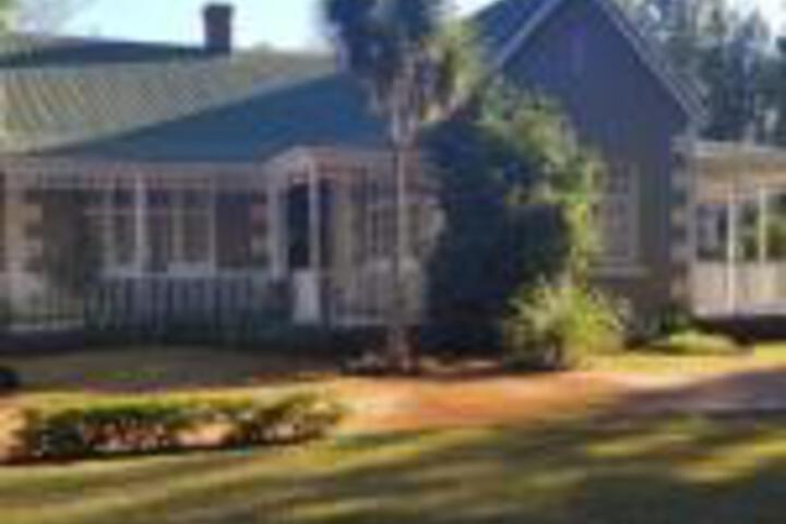 Bellevue Manor Guest House - thumb 0