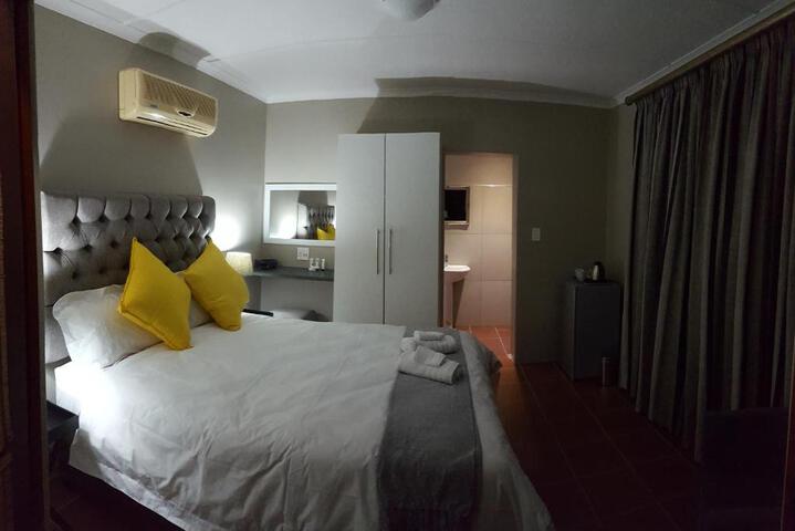 Bellevue Manor Guest House - thumb 3