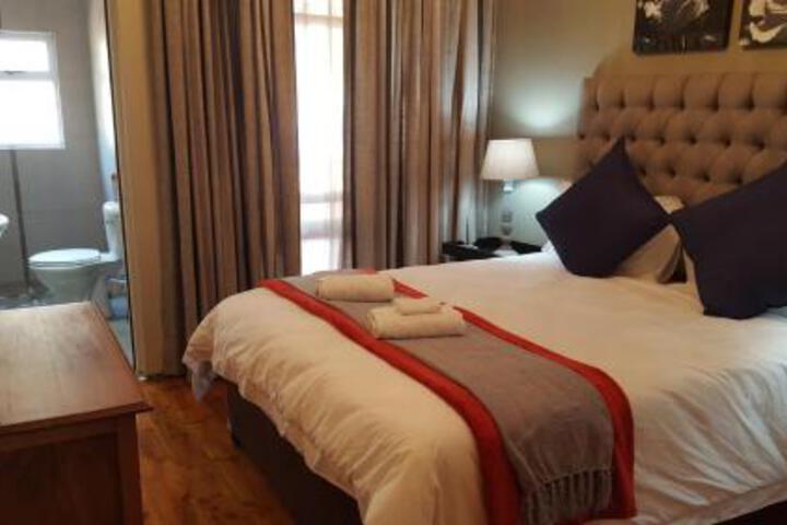 Bellevue Manor Guest House - thumb 5