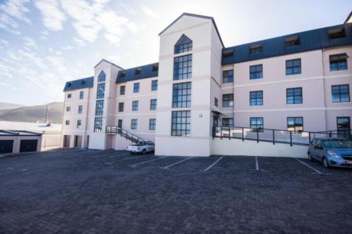 Mariners Village Self Catering Apartment - thumb 1