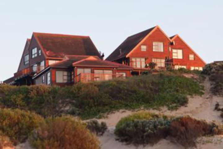 Jeffreys Bay Self Catering Holiday Accommodation - thumb 1