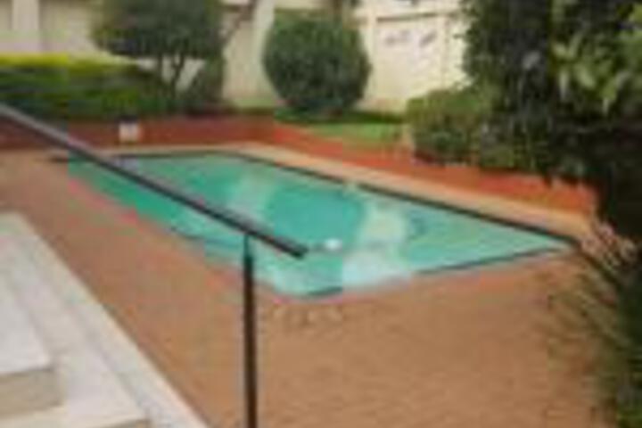 360 Eastwoods Guest House - thumb 0