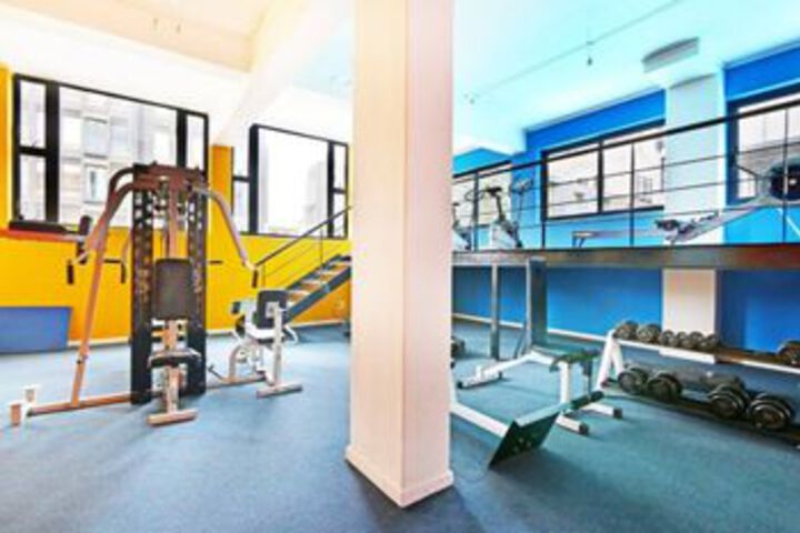 1 Bedroom Apartment In City Centre - thumb 3