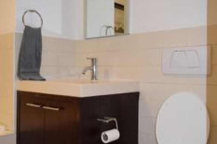 1 Bedroom Apartment In Green Point Cape Town - thumb 2