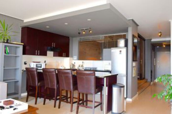 1 Bedroom Apartment In Green Point Cape Town - thumb 5